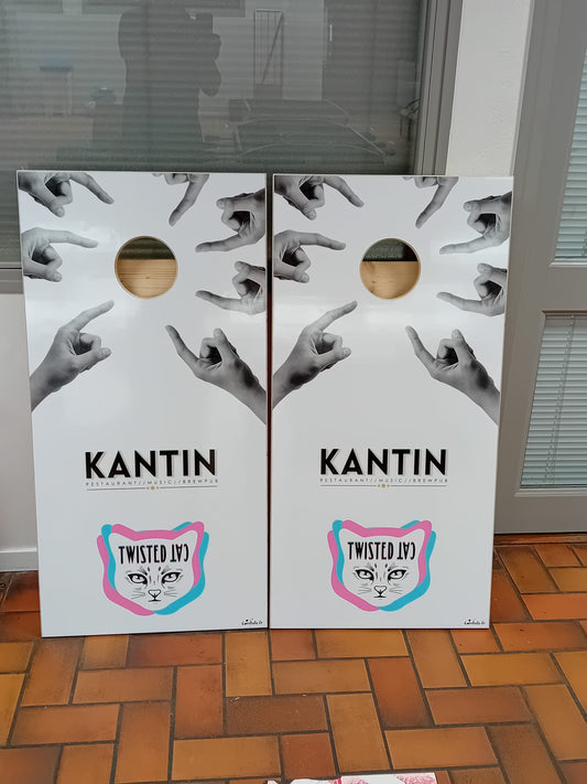 Cornhole personnalisé réalisé pour le restaurant / music / brewpub KANTIN