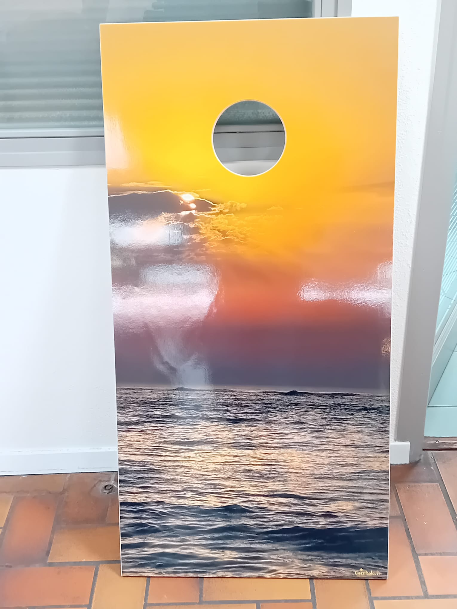 Cornhole personnalisé réalisé pour un client particulier - mer et coucher de soleil