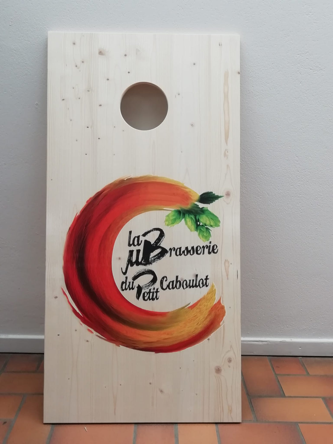 Cornhole personnalisé réalisé pour la Brasserie du Petit Caboulot