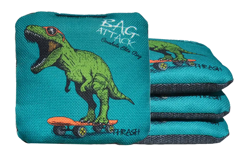 4 sacs de cornhole Pro de compétition t-rex sur fond bleu, vue de face