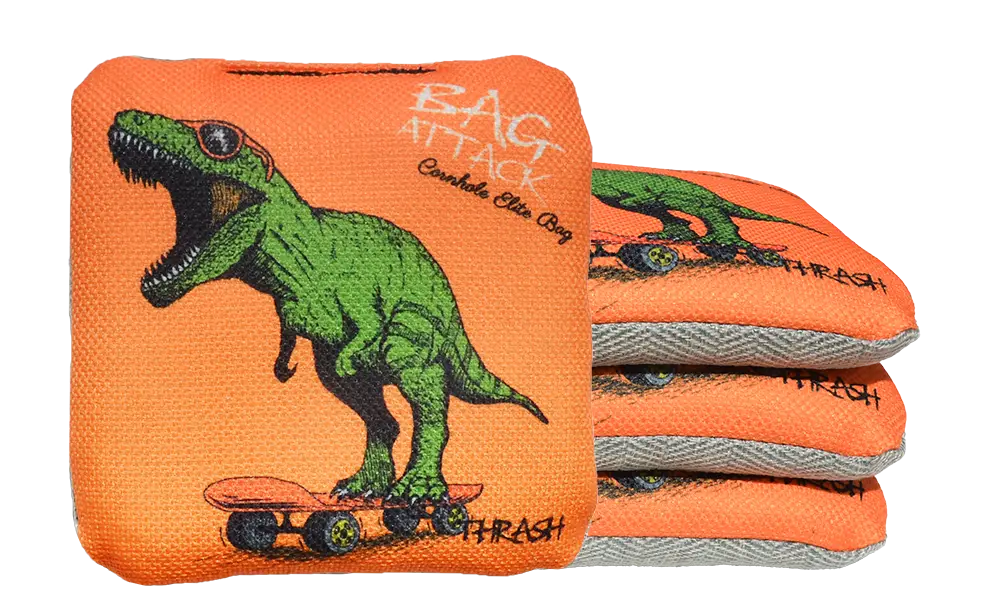 4 sacs de cornhole Pro de compétition t-rex sur fond orange, vue de face