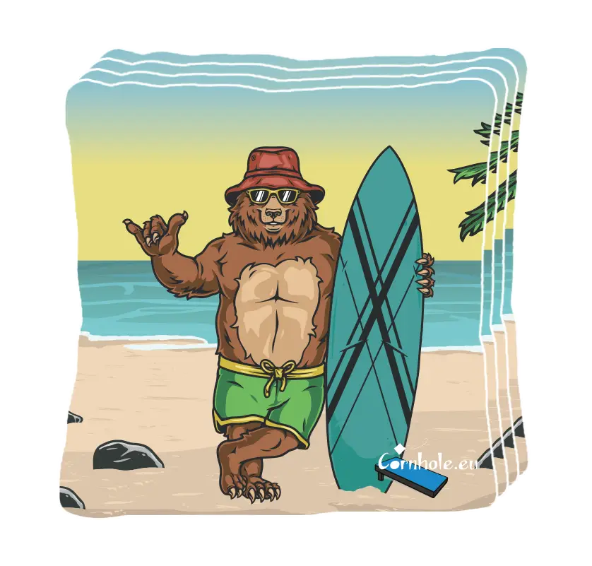4 sacs de cornhole ours et sa planche de surf sur la plage, vue de face
