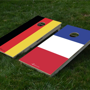 cornhole 2 planches drapeaux au choix, sur le gazon, vue de face