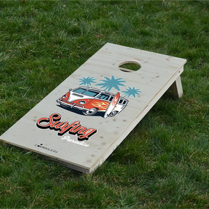 cornhole van de surf et palmiers, sur le gazon, vue de face